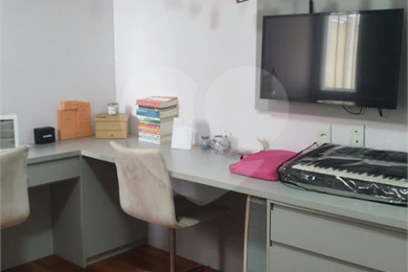 Sobrado à venda com 3 quartos, sendo 1 suíte, em Chora Menino, São Paulo, SP