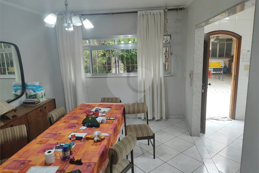 Casa à venda com 4 quartos, sendo 2 suítes, no condomínio Chácara das Rosas, São Paulo - SP