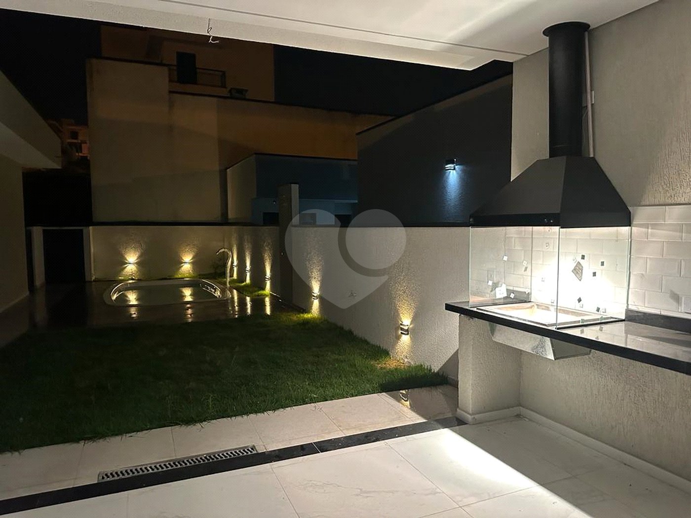 Terreno à venda com 3 suítes no condomínio Residencial Veneza, Mogi das Cruzes - SP
