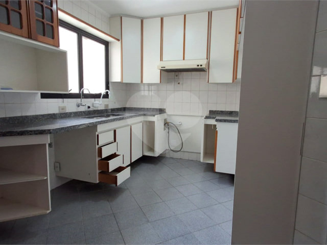 Apartamento para alugar com 3 quartos, sendo 1 suíte,  em Brooklin, São Paulo, SP