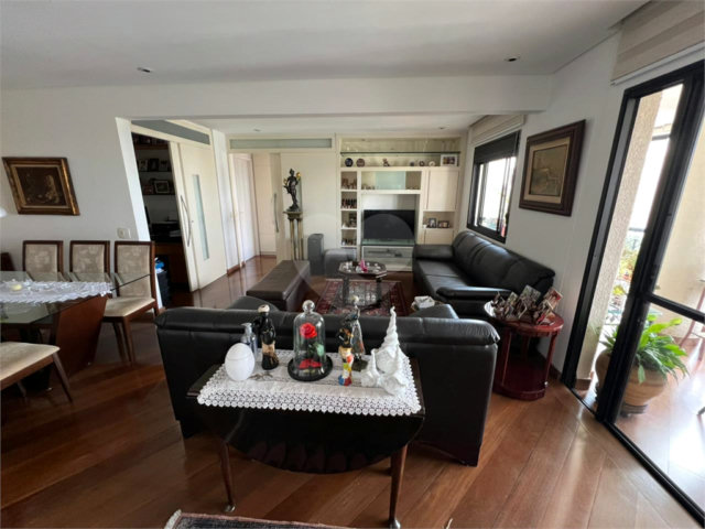 Apartamento à venda com 2 suítes em Campo Belo, São Paulo, SP