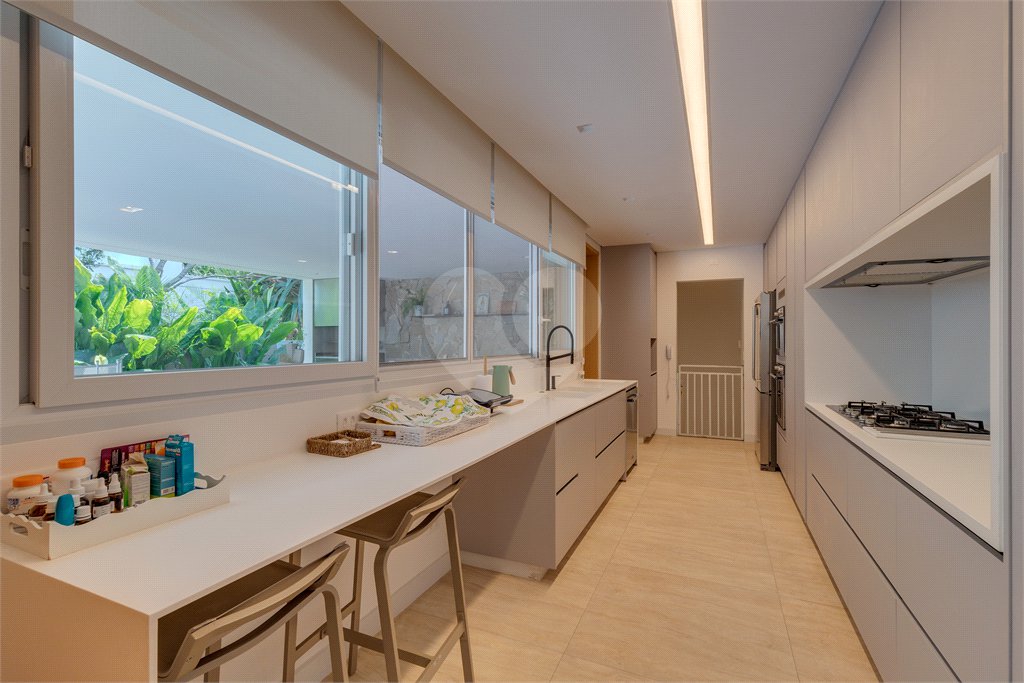 Casa à venda com 3 suítes no condomínio Residencial Canumã, São Paulo - SP