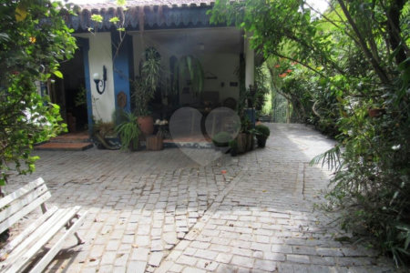 Casa Térrea à venda com 5 quartos, sendo 1 suíte, em Morumbi, São Paulo, SP