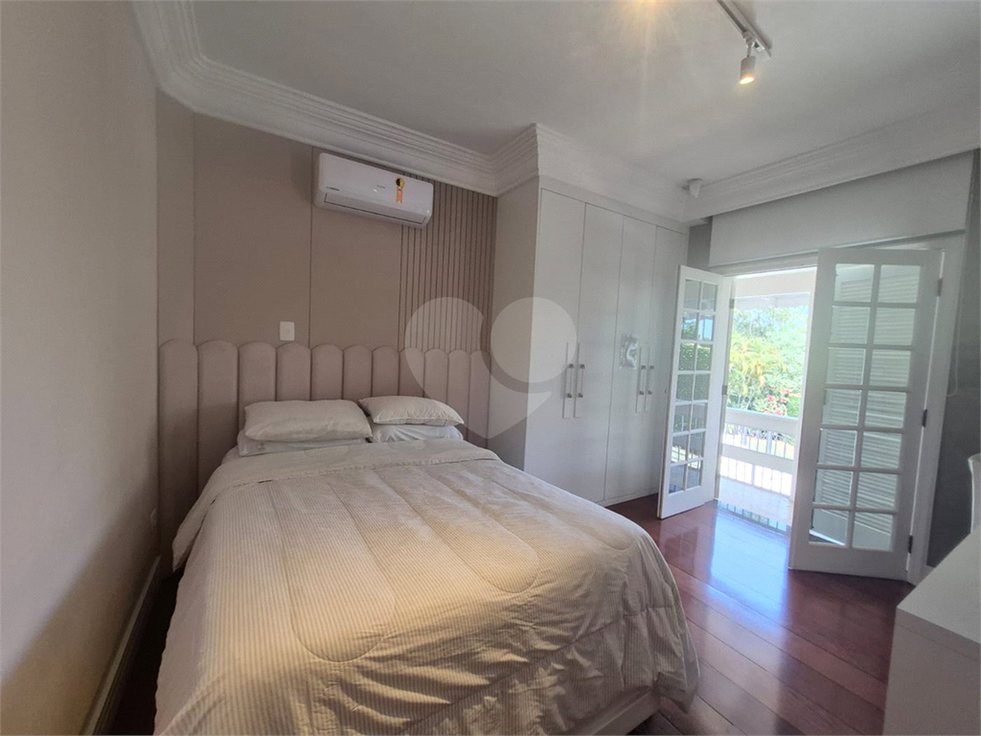 Casa à venda com 5 suítes no condomínio Associação Reserva das Hortênsias, Mairiporã - SP