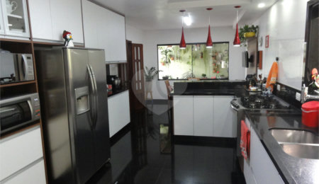 Sobrado à venda com 4 quartos, sendo 2 suítes,  em Mandaqui, São Paulo, SP