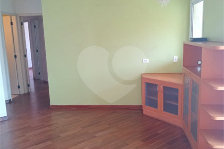 Apartamento à venda com 3 quartos, sendo 1 suíte,  em Vila Suzana, São Paulo, SP