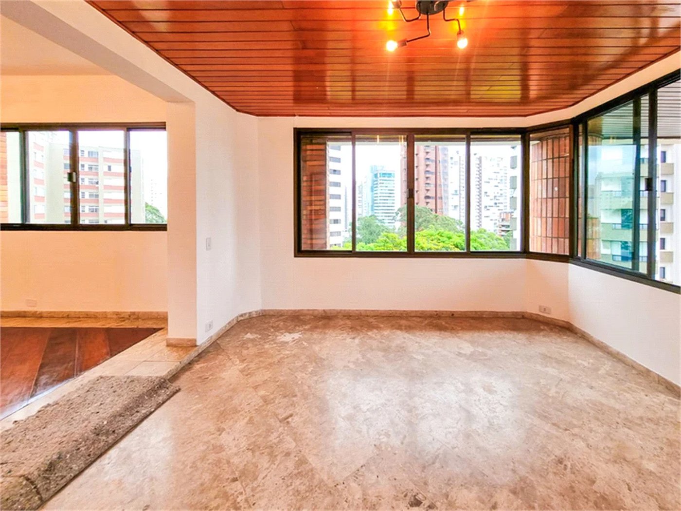 Apartamento à venda com 4 suítes em Vila Suzana, São Paulo, SP