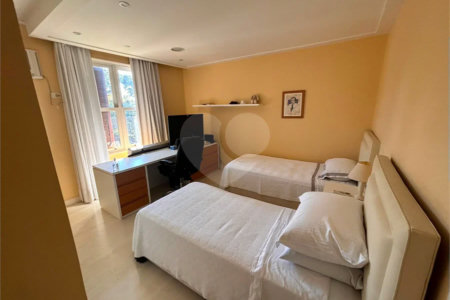 Casa à venda com 5 quartos, sendo 3 suítes, em Jardim Guedala, São Paulo, SP