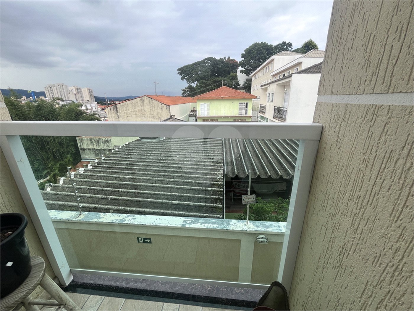 Casa à venda com 3 quartos, sendo 1 suíte,  no condomínio Capigaí, São Paulo - SP