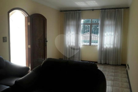 Sobrado à venda com 3 quartos, sendo 1 suíte, em Vila Nivi, São Paulo, SP