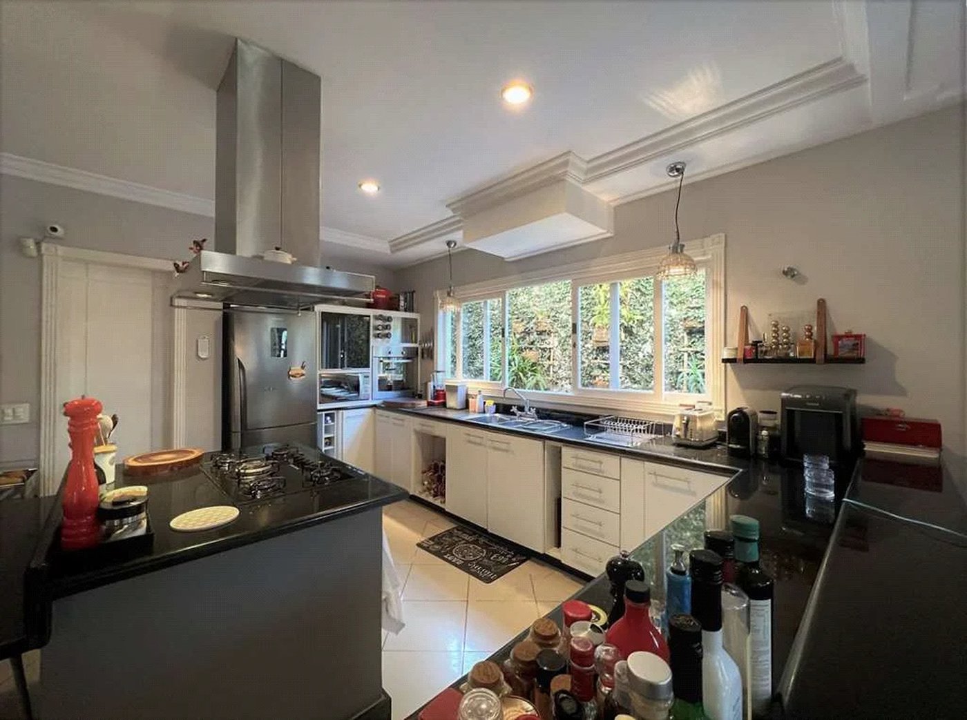 Casa à venda com 4 suítes em Vila Santo Antônio, Cotia, SP