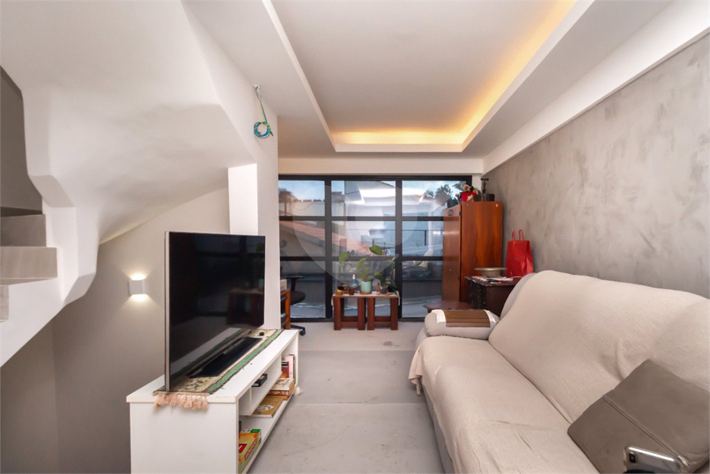 Casa à venda com 2 quartos, sendo 1 suíte, no condomínio Vloft, São Paulo - SP