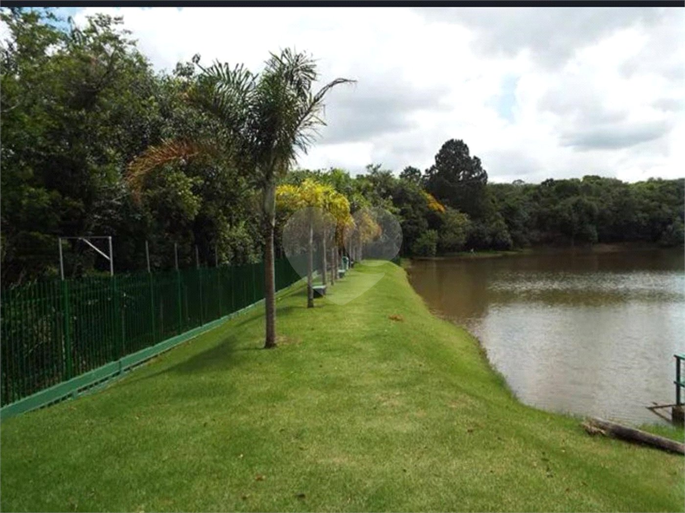 Terreno à venda no condomínio Vale do Lago, Sorocaba - SP