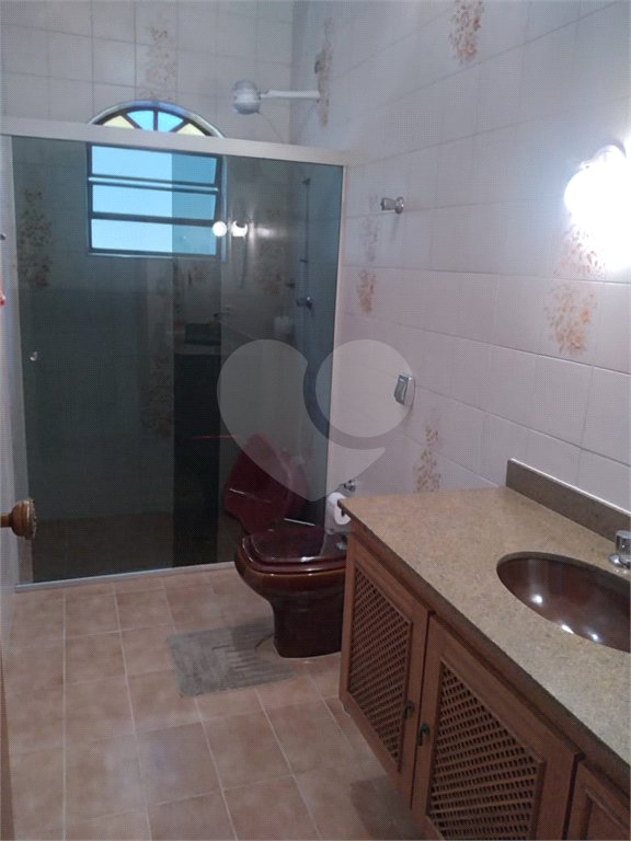 Sobrado à venda com 4 quartos, sendo 2 suítes, em Tremembé, São Paulo, SP