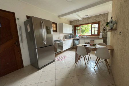 Casa à venda com 3 quartos, sendo 1 suíte, no condomínio Haras São Luiz, Salto - SP