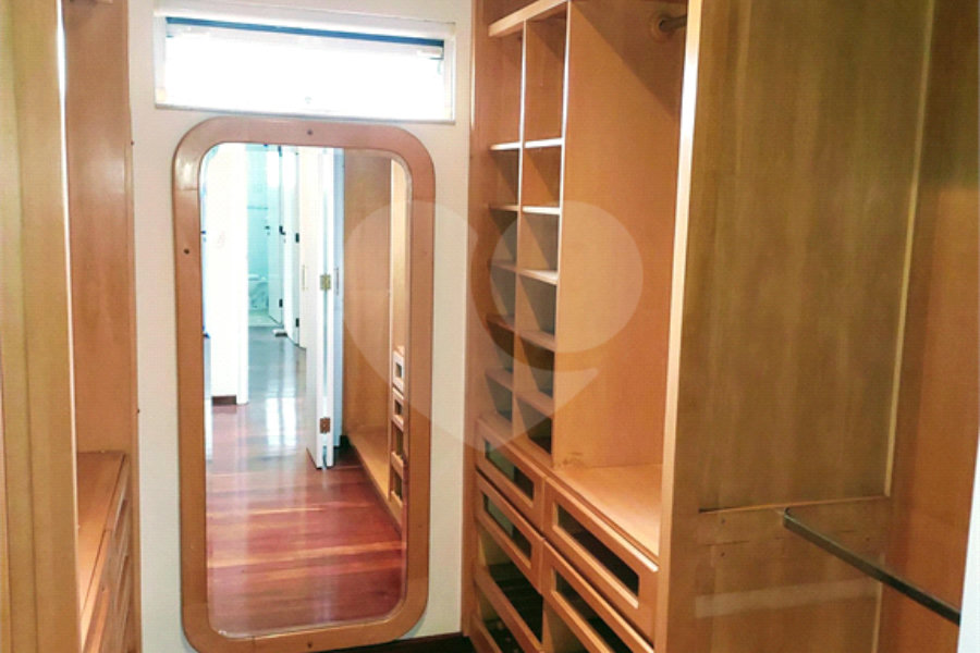 Casa à venda com 3 suítes no condomínio Chácara Francesa, São Paulo - SP