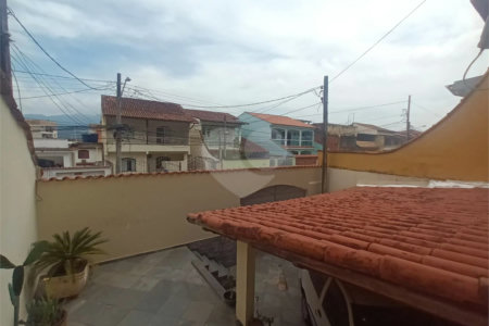 Casa à venda com 2 quartos, sendo 1 suíte, no condomínio Parque Central, Rio de Janeiro - RJ