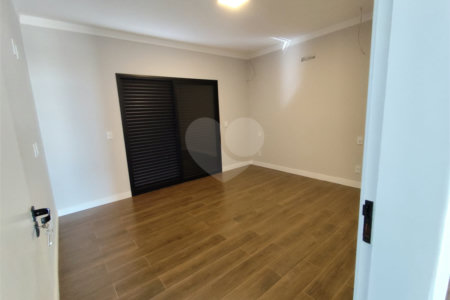 Casa à venda com 4 quartos, sendo 3 suítes,  no condomínio Residencial Golden Ville, Itapetininga - SP