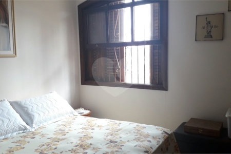 Sobrado à venda com 5 quartos, sendo 1 suíte, em Jardim Caravelas, São Paulo, SP