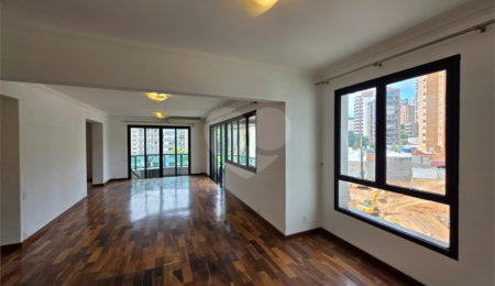 Apartamento à venda com 3 suítes em Vila Uberabinha, São Paulo, SP