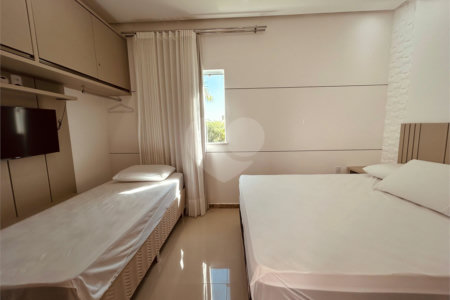 Apartamento à venda com 2 suítes, em Taperapuan, Porto Seguro, BA