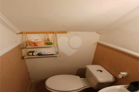 Casa à venda com 3 quartos, sendo 1 suíte, no condomínio Residencial Doutor Emanuel Dias, São Paulo - SP