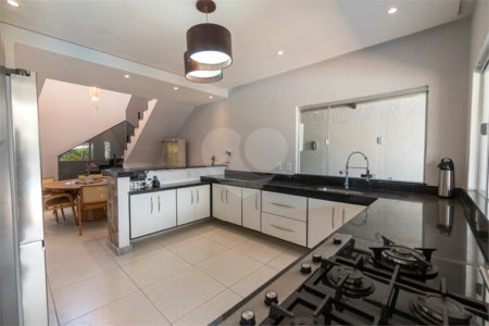 Casa à venda com 6 quartos, sendo 2 suítes, em Outerio da Glória, Porto Seguro, BA