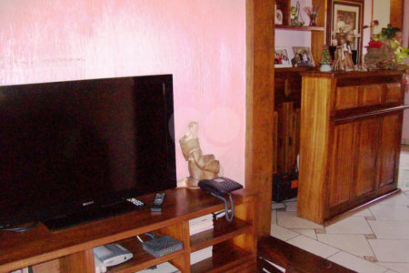 Sobrado à venda com 2 quartos, sendo 1 suíte, em Vila Vitório Mazzei, São Paulo, SP