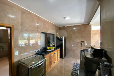 Casa à venda com 4 suítes em Vila Santista, Atibaia, SP