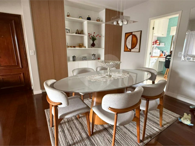 Apartamento à venda com 3 quartos, sendo 1 suíte,  em Vila Andrade, São Paulo, SP