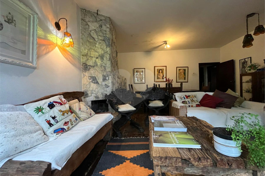 Sobrado à venda com 5 quartos, sendo 1 suíte, em Palmas do Tremembé, São Paulo, SP