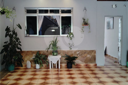 Sobrado à venda com 3 quartos, sendo 1 suíte, em Parque Fongaro, São Paulo, SP
