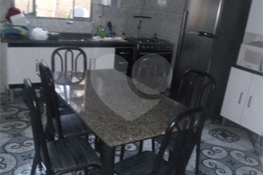 Sobrado à venda com 3 quartos no Brasilândia, São Paulo, SP