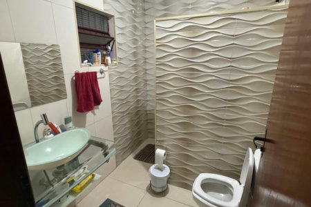 Casa Térrea à venda com 9 quartos, sendo 2 suítes, no condomínio Seranila, Monte Mor - SP