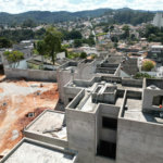 Casa à venda com 4 quartos, sendo 2 suítes, no condomínio Residencial Floresta, São Paulo - SP