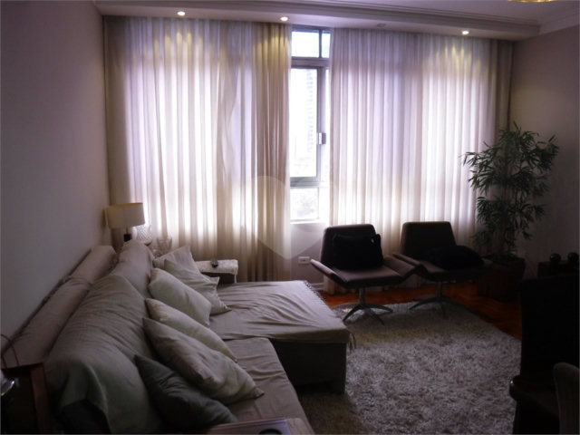 Apartamento à venda com 2 quartos, sendo 1 suíte,  em Boqueirão, Santos, SP