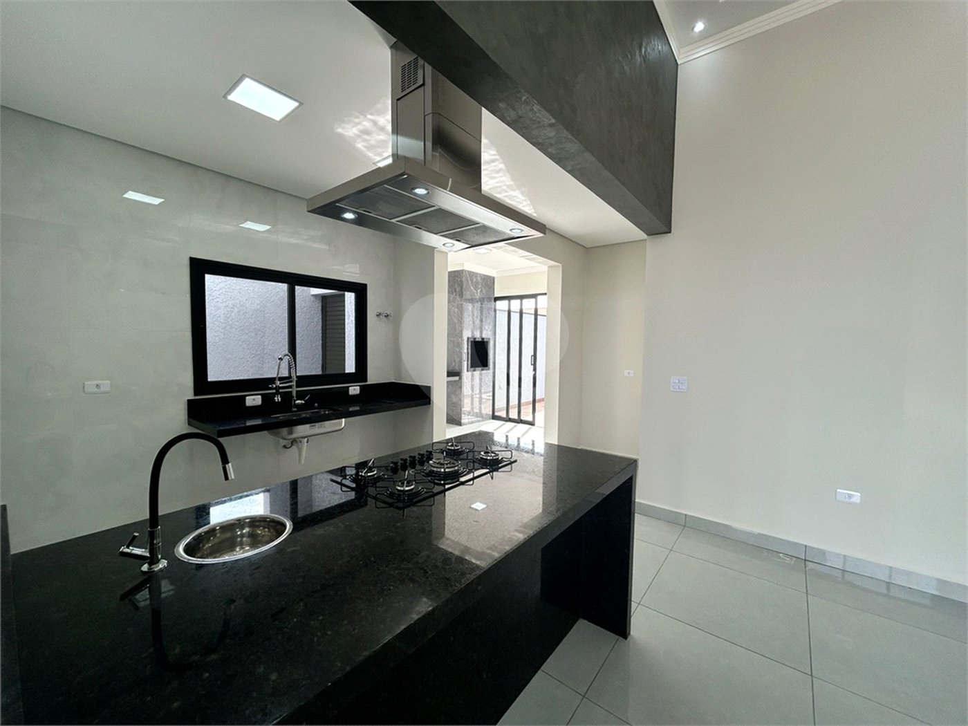 Casa à venda com 3 suítes no condomínio Jardim Villagio Wanel, Sorocaba - SP