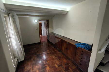 Sobrado à venda com 5 quartos, sendo 1 suíte, em Jardim Trussardi, São Paulo, SP