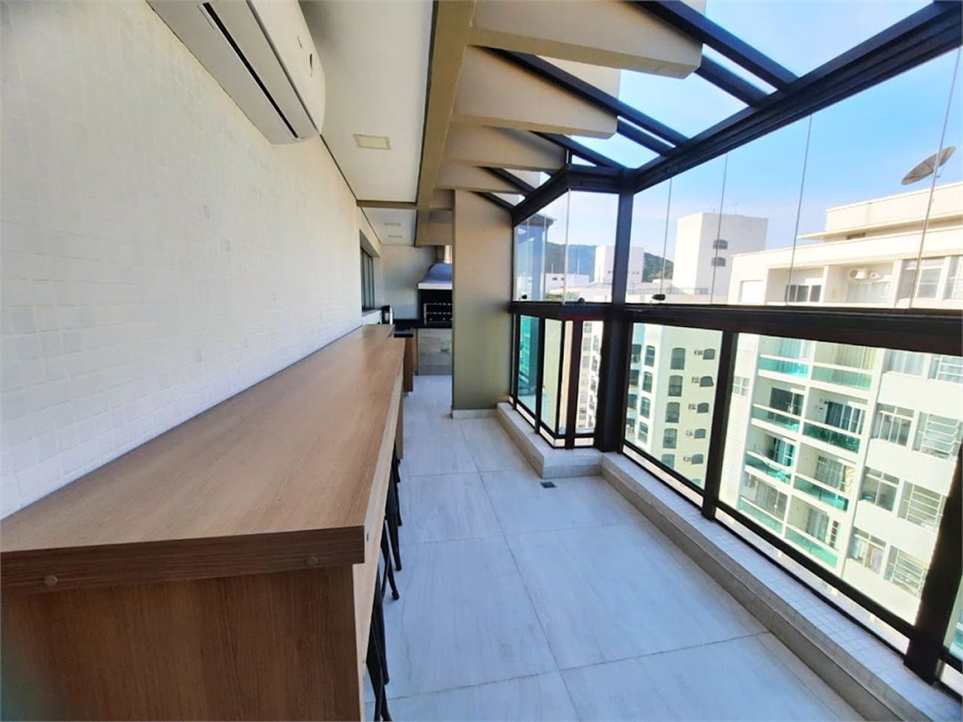 Apartamento com 3 dormitórios à venda, 179 m² por R$ 3.800.000,00 - Pitangueiras - Guarujá/SP