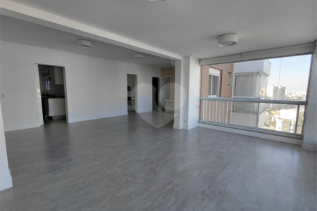 Apartamento à venda com 2 suítes em Água Branca, São Paulo, SP