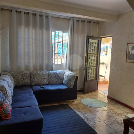 Sobrado à venda com 4 quartos, sendo 1 suíte,  em Vila Gustavo, São Paulo, SP