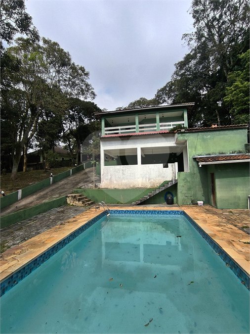 Sobrado à venda ou para alugar com 4 suítes em Serra da Cantareira, Mairiporã, SP