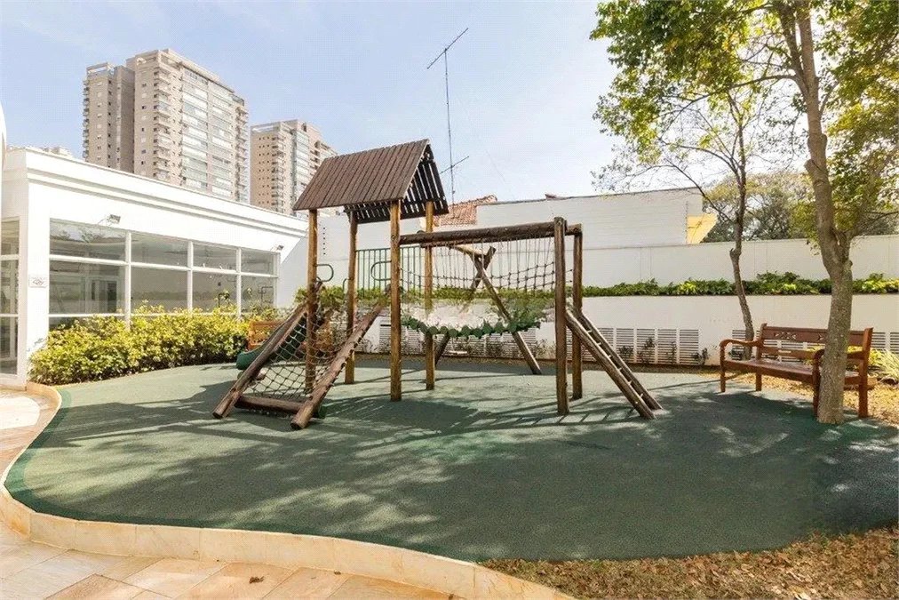 Apartamento à venda com 3 suítes em Vila Romana, São Paulo, SP
