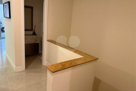 Sobrado à venda com 5 quartos, sendo 3 suítes, em Jardim Franca, São Paulo, SP