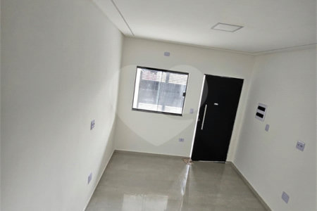 Sobrado à venda com 2 quartos em Maracanã, Praia Grande, SP