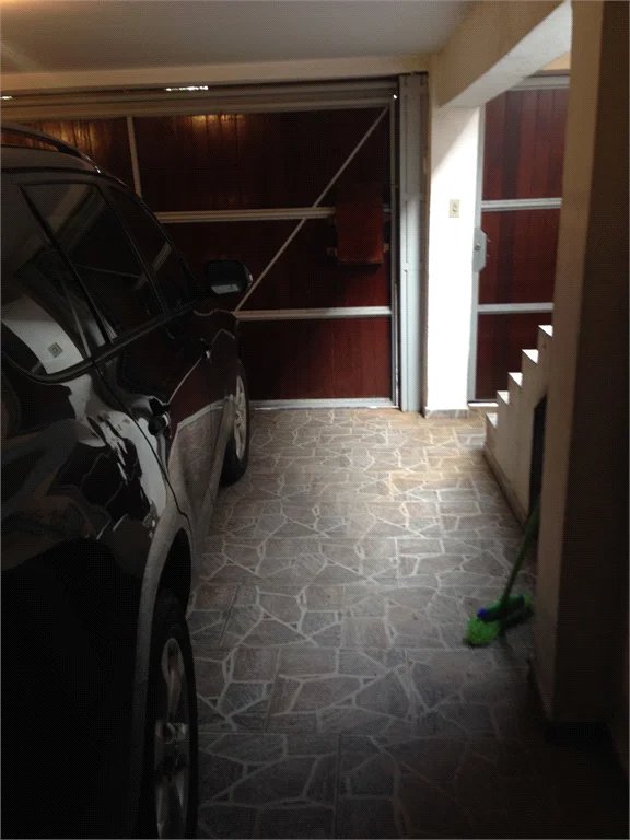 Sobrado à venda com 4 quartos, sendo 1 suíte, em Jardim Celeste, São Paulo, SP