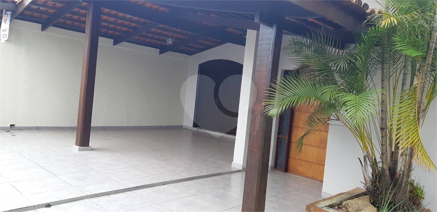 Casa à venda com 3 quartos, sendo 1 suíte, em Vila Santista, Atibaia, SP