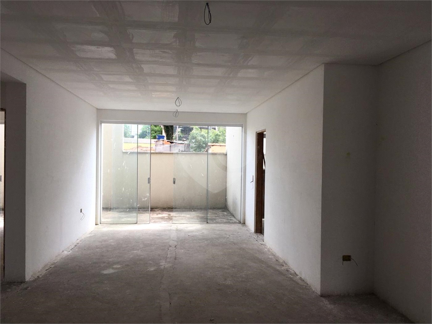 Casa à venda com 4 quartos, sendo 3 suítes,  em Vila Monumento, São Paulo, SP