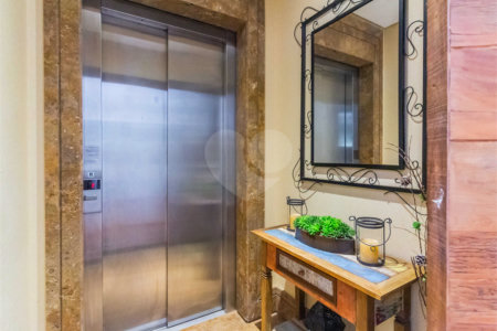 Apartamento à venda com 3 suítes em Vila Cordeiro, São Paulo, SP