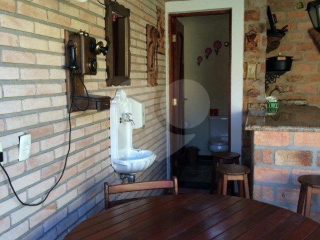 Sobrado à venda com 5 quartos, sendo 4 suítes,  em Vila Mazzei, São Paulo, SP